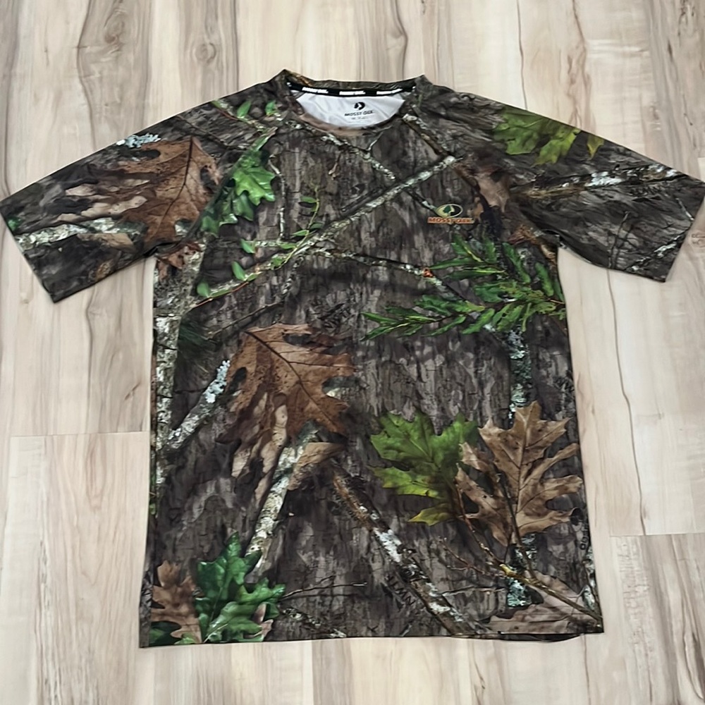 Vintage Mossy Oak Camo all over print t shirt Men’s medium